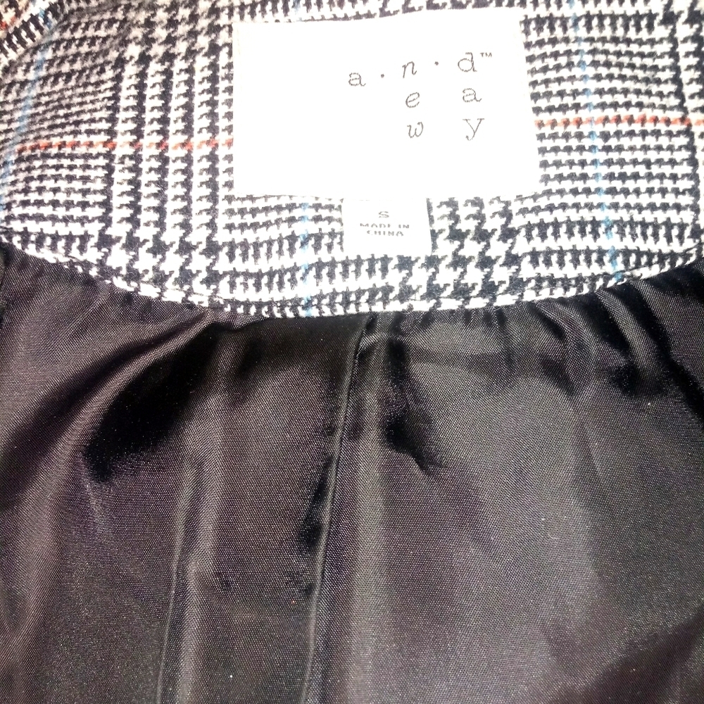 A new day fully lined plaid puffer jacket - Picture 5 of 15